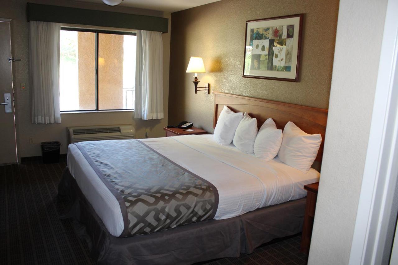 Hotel Cajon Pass
