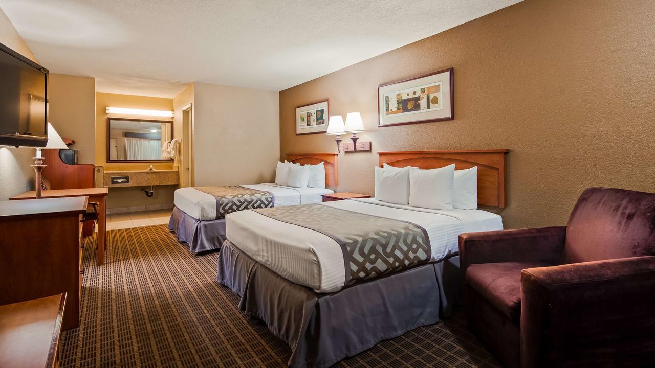 Hotel Cajon Pass 2*